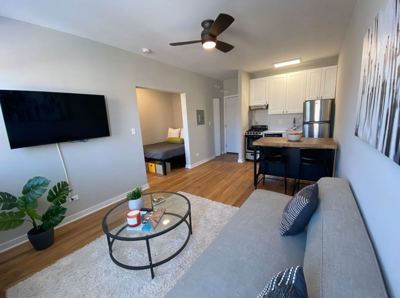 Studio for rent — 3248-50 N Pulaski Rd, Chicago 3
