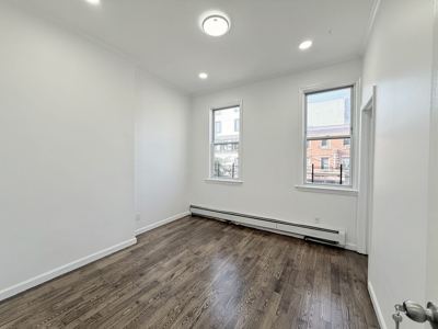 2 BR for rent — 496 Grand St #2B, Brooklyn 7