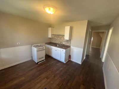 2 BR for rent — 644 W 49th St #1F, Chicago 4