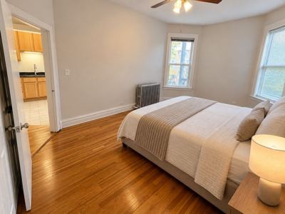 2 BR for rent — 1615 W Belle Plaine Ave #2, Chicago 4