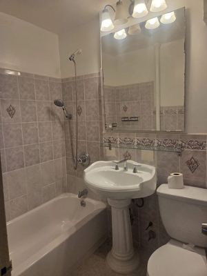 3 BR for rent — 4042 Harper Ave Floor 2, Bronx 4