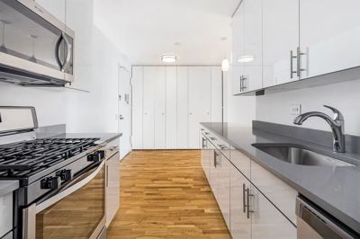 Studio for rent — 355 S End Ave, New York 2