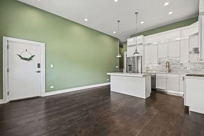 2 BR for rent — 3101 N California Ave #1, Chicago 6