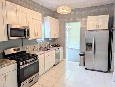 2 BR for rent — 229 S Racine Ave APT 1, Chicago 2
