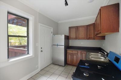 Studio for rent — 1940 E 73rd St APT 1, Chicago 3