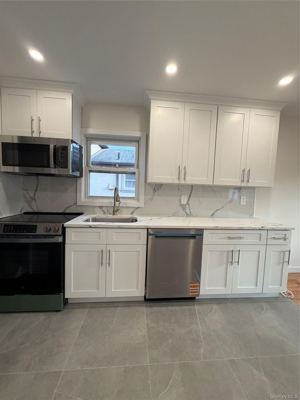 3 BR for rent — 1580 208th Pl, Flushing 2