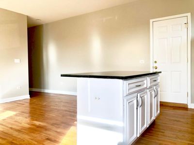 2 BR for rent — 2809 W Washington Blvd #2W, Chicago 2