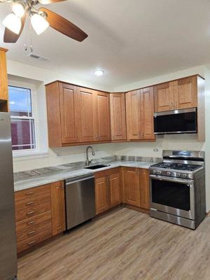 2 BR for rent — 3010 W 42nd St #3, Chicago 3