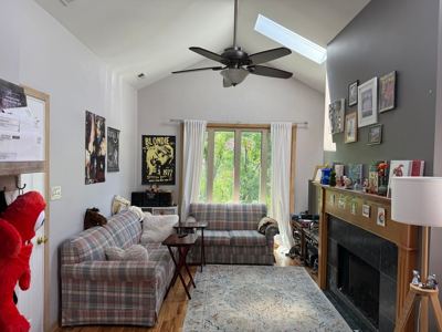 3 BR for rent — 1444 W Walton St APT 3, Chicago 2