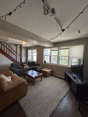 4 BR for rent — 1505 W Huron St #2, Chicago 2