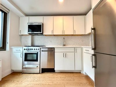 Studio for rent — 135 W 96th St, New York 3