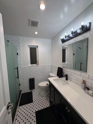 2 BR for rent — 25-52 43rd St #3, Astoria 3