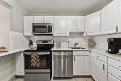 Studio for rent — 333 E Ontario St, Chicago 2