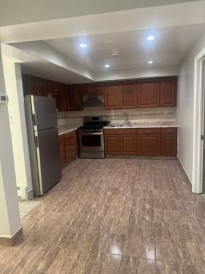 2 BR for rent — 386 Balcom Ave APT 1, Bronx 1