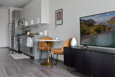 Studio for rent — 2340 N California Ave, Chicago 3
