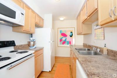 Studio for rent — 6725-37 N Sheridan Rd, Chicago 3