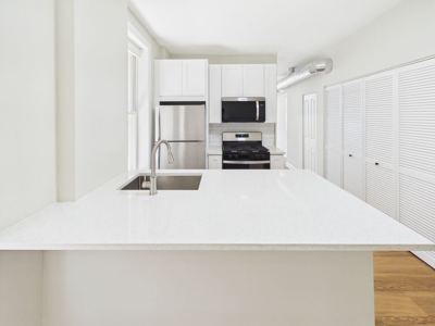 2 BR for rent — 2824 W Cermak Rd #1F, Chicago 3