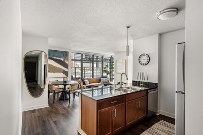 Studio for rent — 555 W Kinzie St, Chicago 3