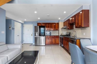 3 BR for rent — 37-20 Prince St #Pha, Flushing 2