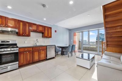 3 BR for rent — 37-20 Prince St #Pha, Flushing 1