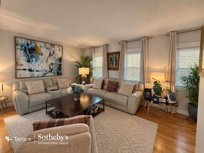 3 BR for rent — 110-14 65th Ave #18, Forest Hills 2
