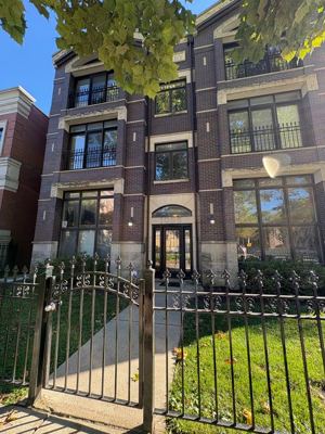2 BR for rent — 1055 W Wolfram St APT 2E, Chicago 1