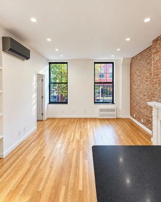 2 BR for rent — 23 W 8th St APT 1A, New York 3