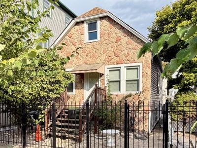 4 BR for rent — 2729 N Campbell Ave, Chicago 1