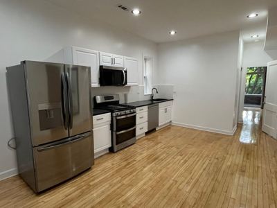 2 BR for rent — 820 N Leavitt St #2, Chicago 3