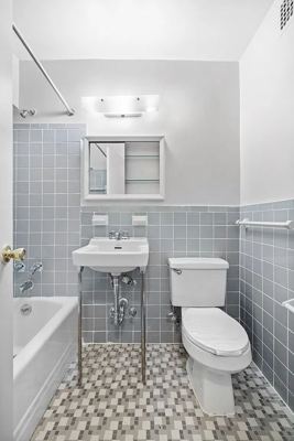 Studio for rent — 43-70 Kissena Blvd, Flushing 2