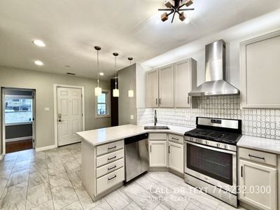3 BR for rent — 5791 N Ridge Ave APT 1, Chicago 2