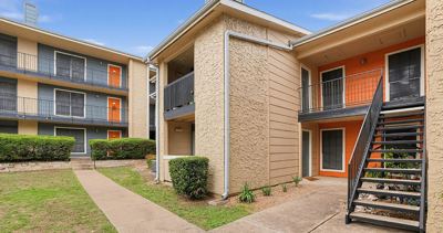 Studio for rent — 6805 Wood Hollow Dr, Austin 3