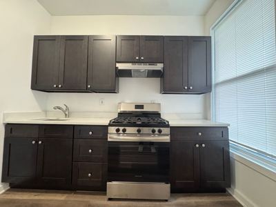 3 BR for rent — 206 N California Ave APT 3, Chicago 2