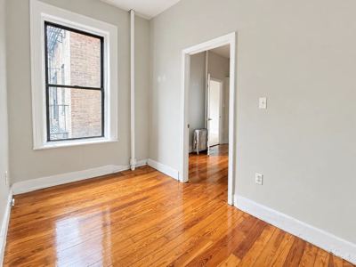 1 BR for rent — 232 Meserole St #15, Brooklyn 2