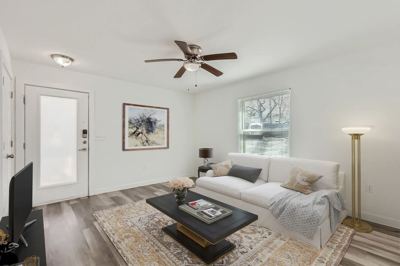 Studio for rent — 5020 Manor Rd, Austin 2