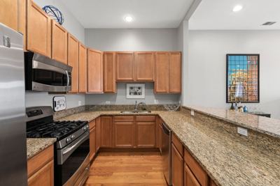 3 BR for rent — 121 S Western Ave, Chicago 1
