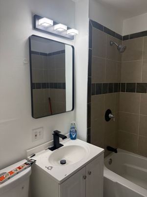 4 BR for rent — 7220 S Wentworth Ave #3N, Chicago 3