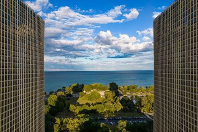 Studio for rent — 5035 S East End Ave, Chicago 2